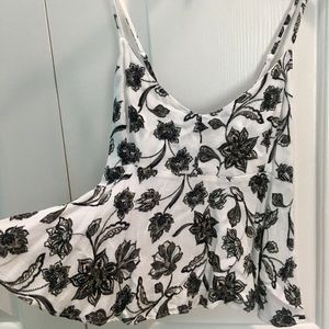 Kendall & Kylie B&W spaghetti strap floral blouse